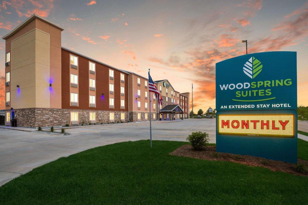 Woodspring Suites Davenport Quad Cities Екстериор снимка